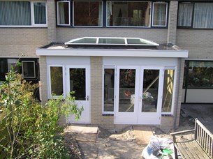aanbouw serre met dakkoepel