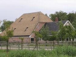 Herbouw boerderij met dubbel vierkant